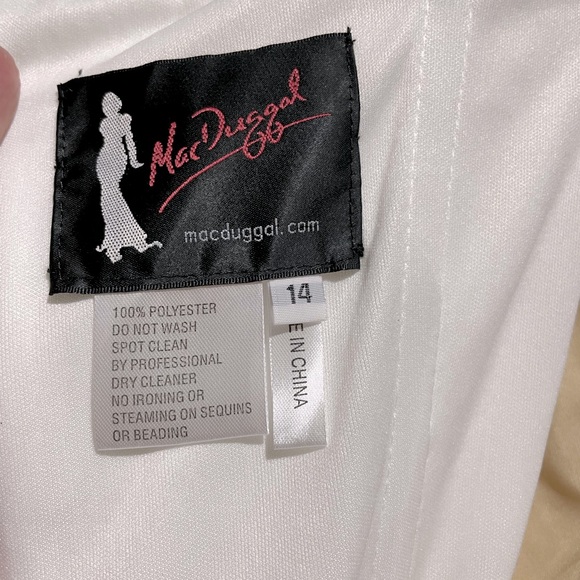 NWT Mac Duggal Beaded Cuff Drop Shoulder Faux Wrap Gown Dress White Size 14 - Picture 16 of 16